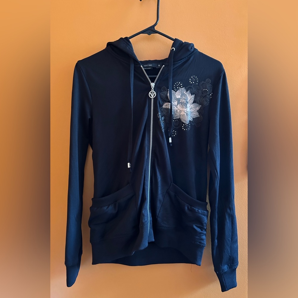 Vertigo, Size M, Black with Flower Designs